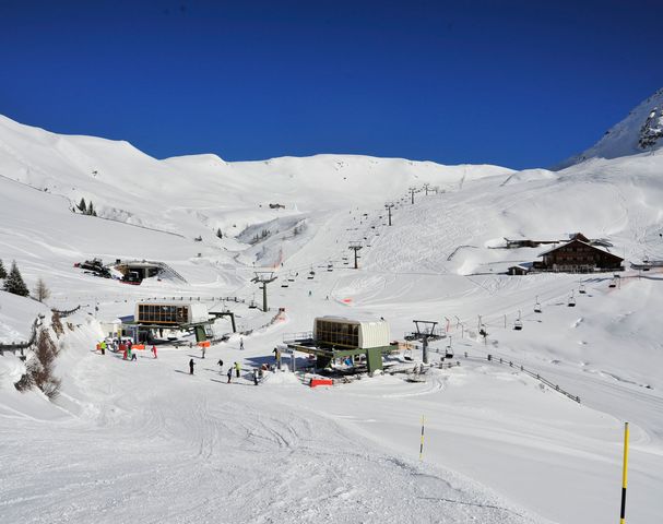 Ski area Merano 2000 skiing snowboarding tobogganing
