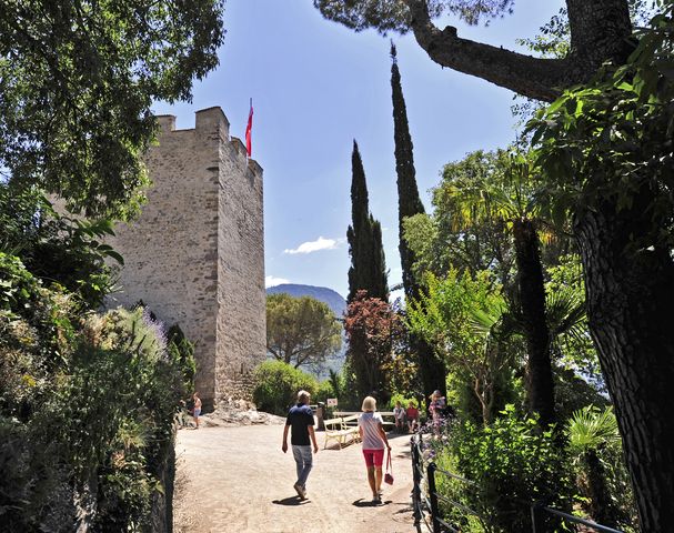 Passeggiata Tappeiner Torre dei polveri Attrazioni vicino a Merano