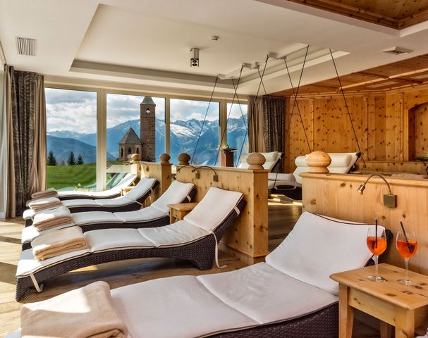 Sala relax vista panoramica benessere Avelengo Alto Adige